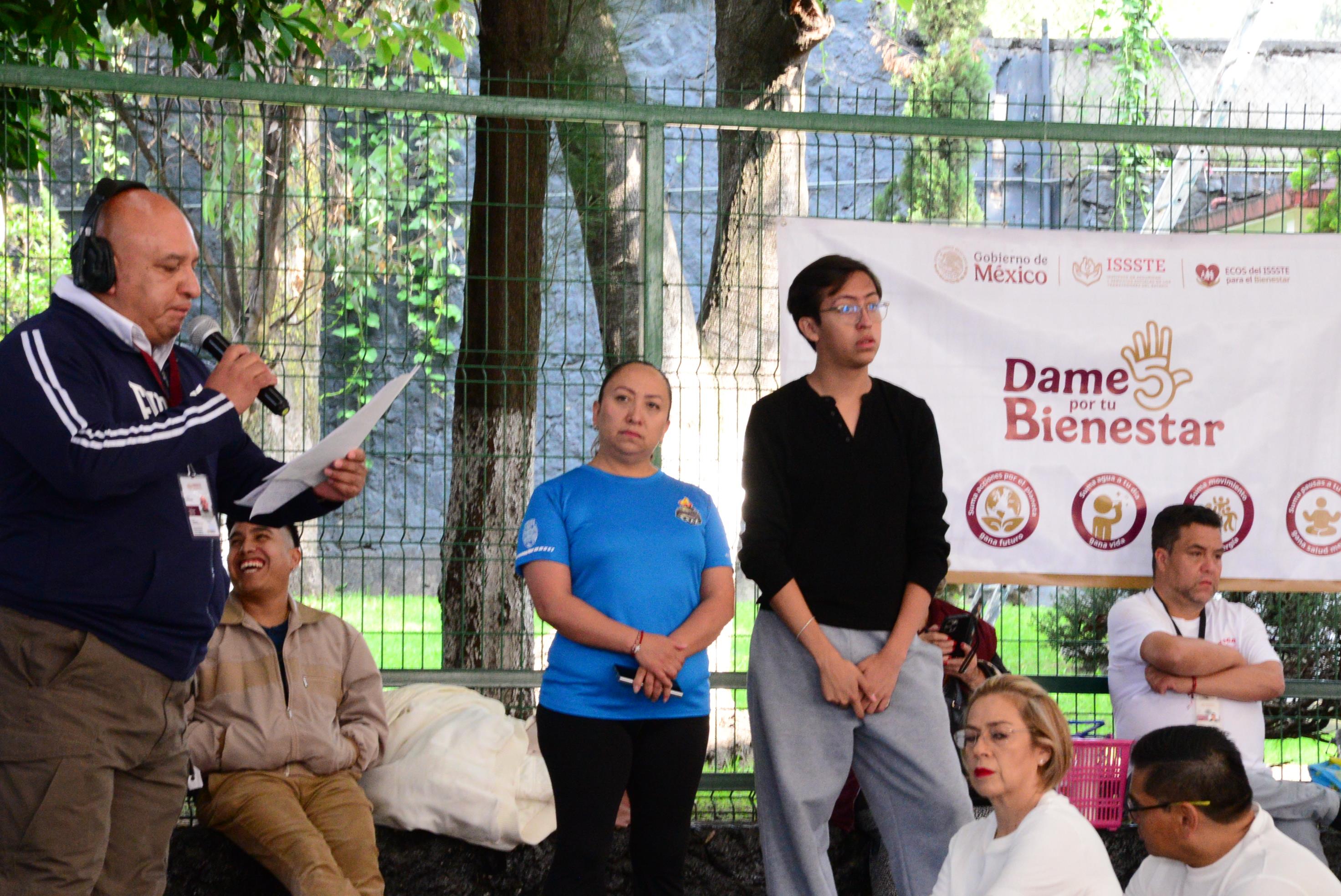 Clase Conmemorativa Por el “Día Internacional Del Yoga”, en el Centro Social, Cultural y Deportivo del SNTISSSTE